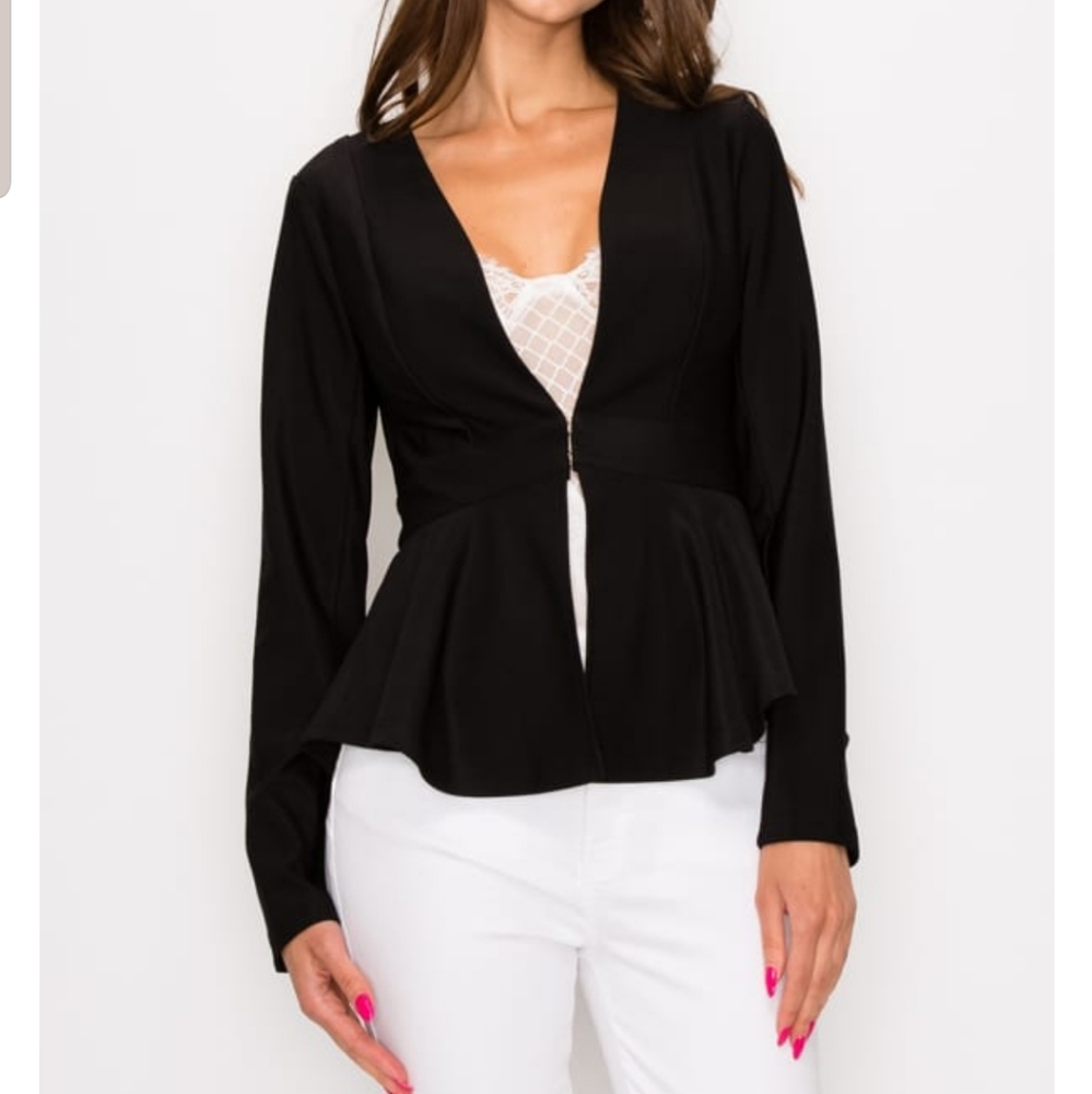 HI-LOW HEM FIT AND FLARE BLAZER